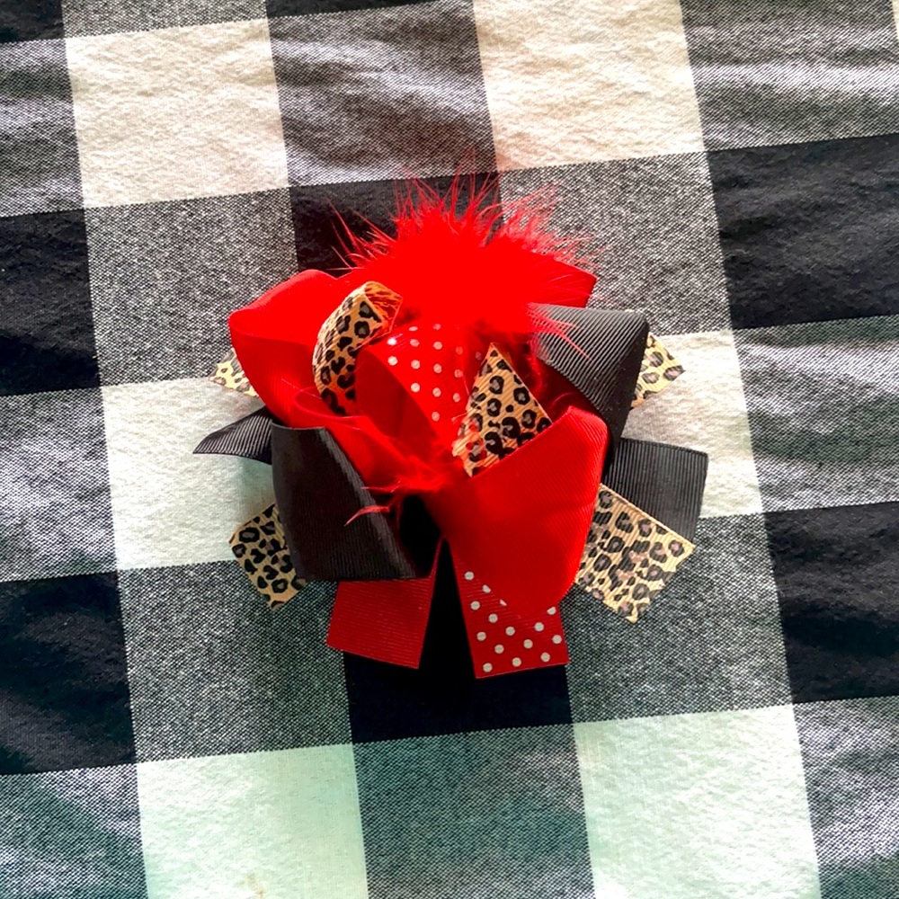 Girls Boutique Style Looped & Feathered Bow with Cheetah Print Ribbon